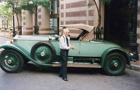 A 102-year-pld Man with his 1928 Rolls-Royce